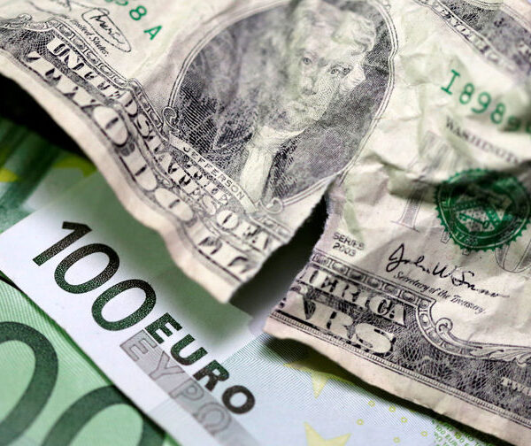 Dollar bounces after sharp loss; euro retreats on Lagarde comment
