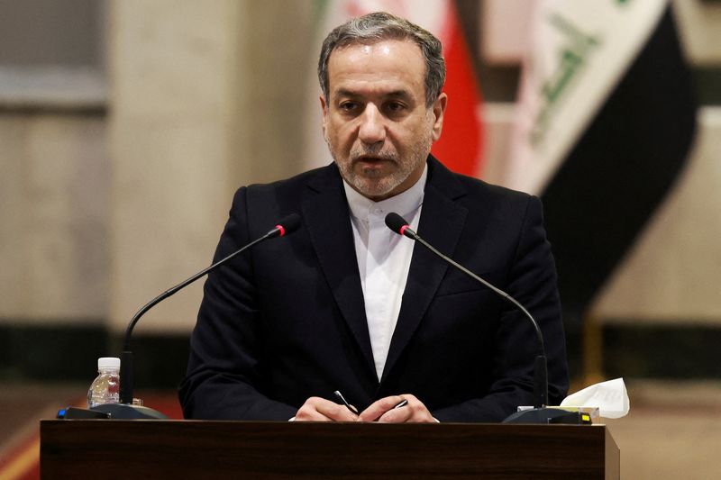 © Reuters. FILE PHOTO: Iran's Foreign Minister Abbas Araqchi speaks as he meets with his Iraqi counterpart Fuad Hussein, in Baghdad, Iraq, October 13, 2024. REUTERS/Ahmed Saad/File Photo