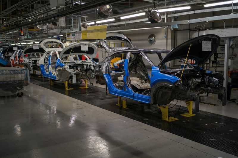 © Reuters. FILE PHOTO: A view of car production at car manufacturer Nissan, in Sunderland, Britain, November 24, 2023. Ian Forsyth/Pool via REUTERS/File Photo