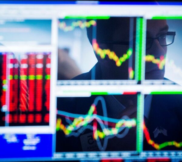 Iran currency slips to new lows amid U.S., Europe tensions