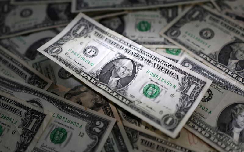 © Reuters. FILE PHOTO: U.S. dollar banknotes are seen in this illustration taken March 10, 2023. REUTERS/Dado Ruvic/Illustration/File photo